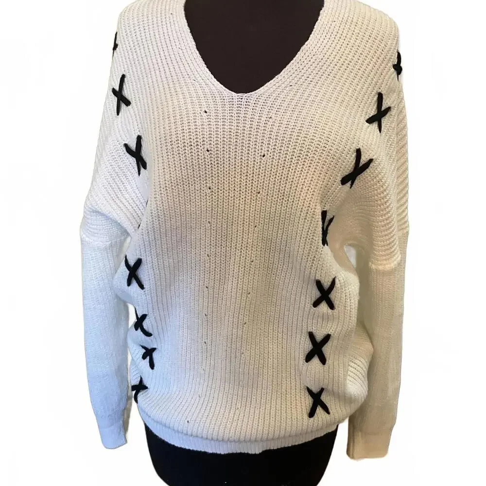 Oversized Slouchy Sweater White with Black 